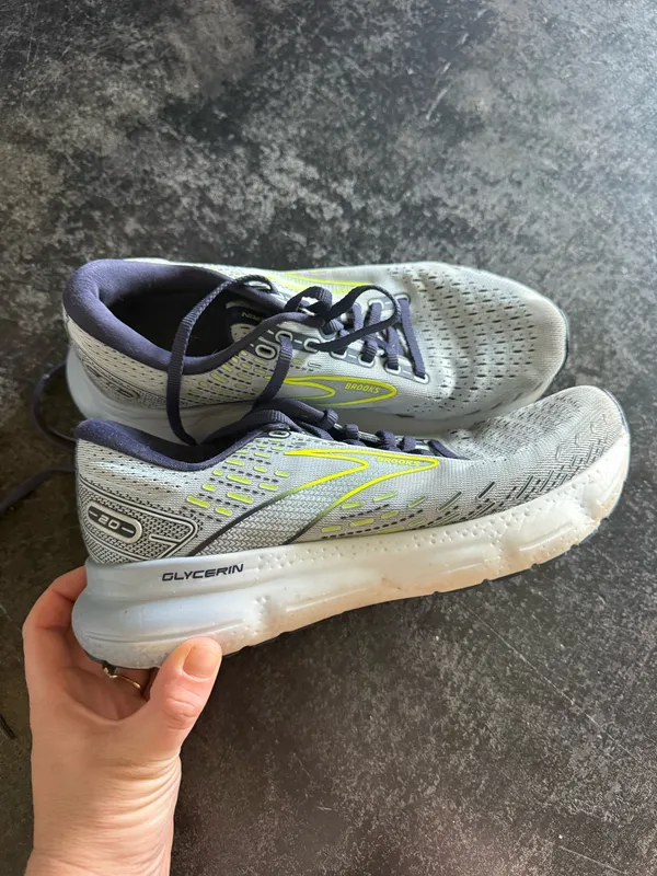 Brooks Glycerin GTS Women’s Running Shoe - Light Gray with Neon Yellow Accents - Image 2