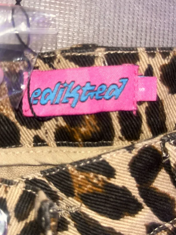 Edikted Cheetah Print Jeans - Image 4