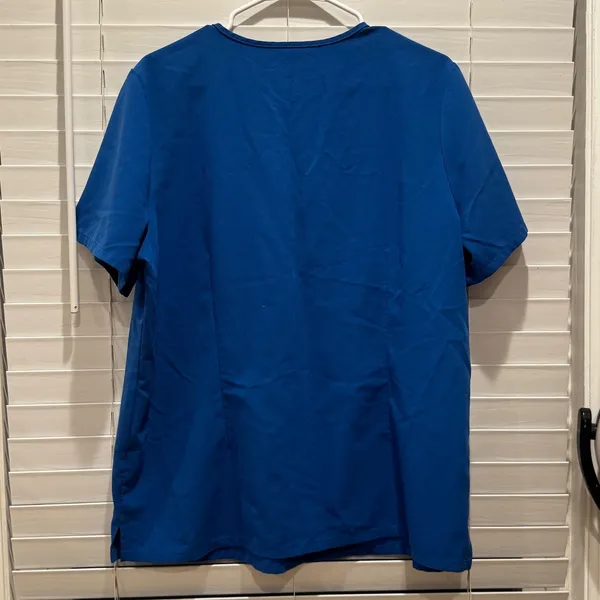 Lot of 2 FIGS Technical Collection Royal Blue V Neck Catarina Scrub Top size‎ XL - Image 6
