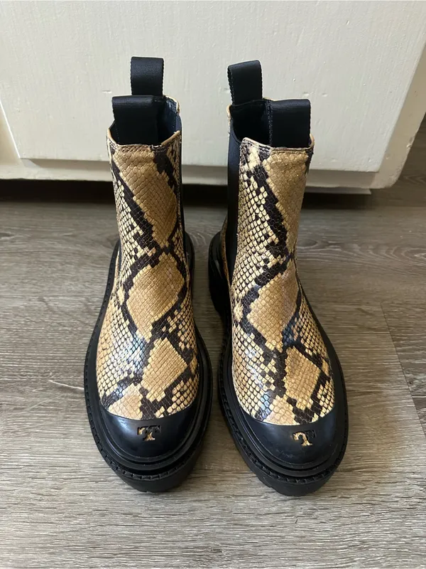 Tory Burch Yellow Snake-Print Chelsea Boots - Image 3