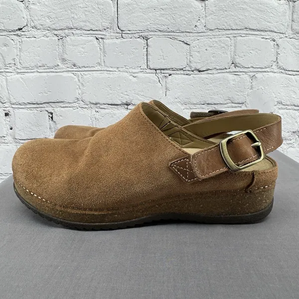Dansko Merrin Clogs Size 39 US 8.5 Tan Suede Heel Strap Cork Midsole - Image 9