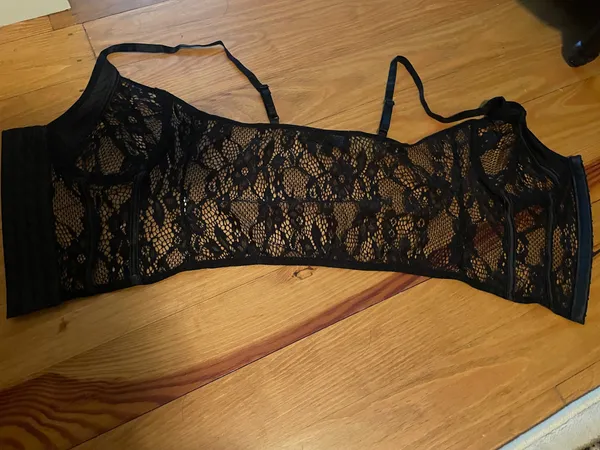 Misguided Black Lace Corset - Image 3