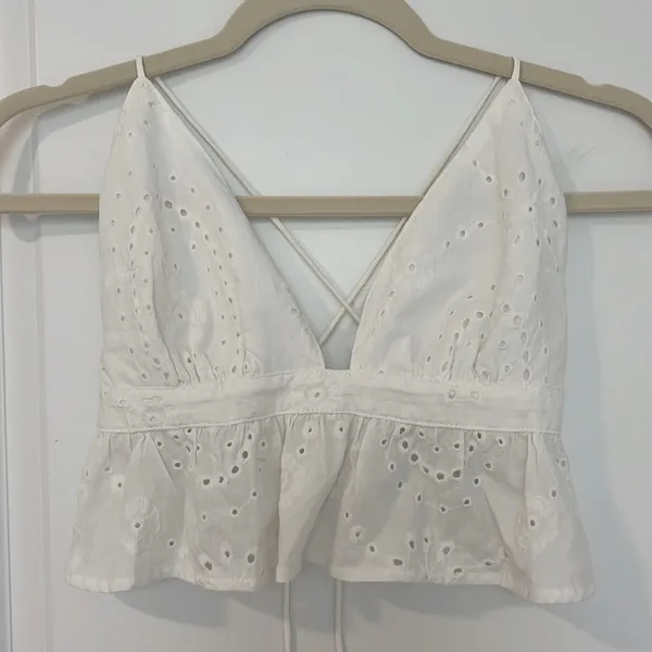 Coastal Chic White Eyelet Peplum Crop Top Open Back Romantic Summer Small - Image 9