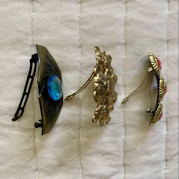 3 Unique Vintage Gold-Toned Metal Hair Clips - Image 2