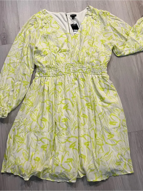 torrid Light Yellow Floral V-Neck‎ Long Sleeve Dress - Image 3