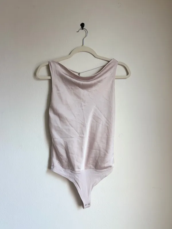 Abercrombie Champagne Satin Bodysuit - Image 3