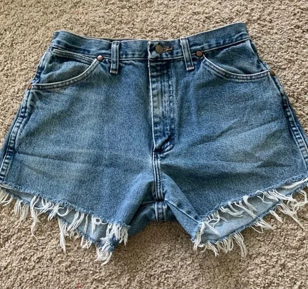 Wrangler Distressed Vintage Shorts - Image 4