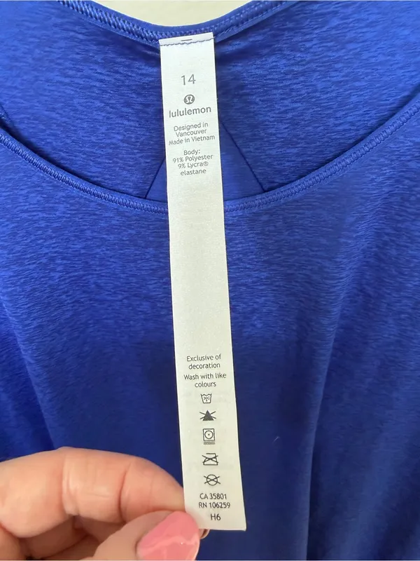 Lululemon Essential Tank Pleated Larkspur Blue Scoop Neck Athletic Top Size 14 - Image 6