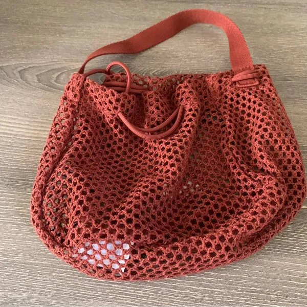 Essie Beach Bag Mesh Maroon Red - Image 3