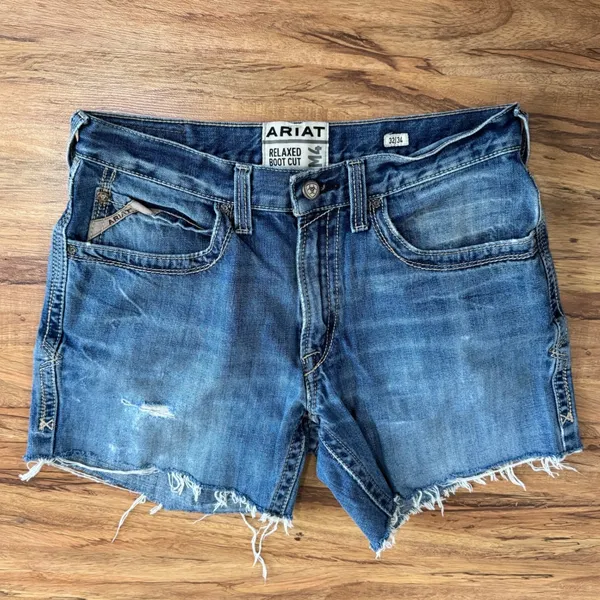Ariat‎ M4 Relaxed Boot Cut Denim Shorts Medium Wash Distressed Raw Hem 32/34 - Image 2