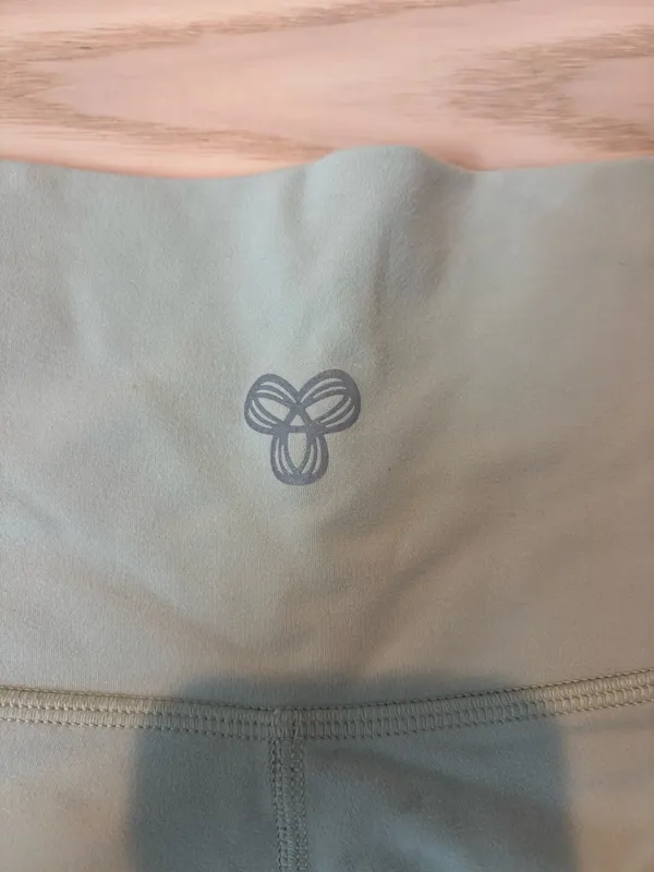 Aritzia Biker Shorts TNA - Image 3