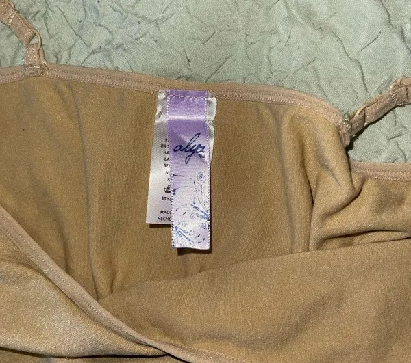 Alya Adjustable nude under tank - Image 5