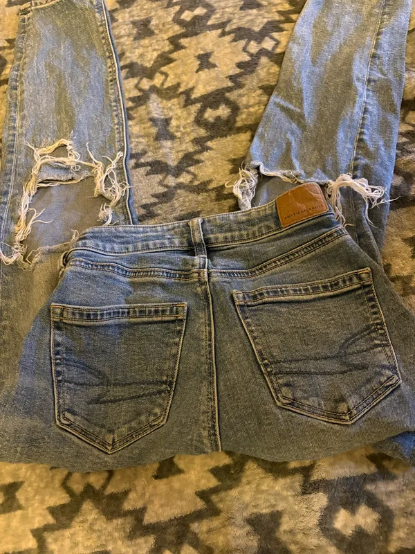 American Eagle Jeans - Image 3