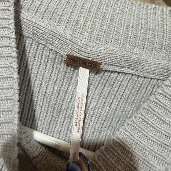 Free people bulky sweater - Image 2