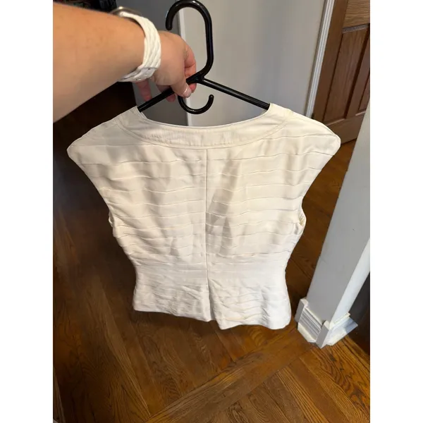 Ted Baker White Sleeveless Top button front women's 6 - Image 4