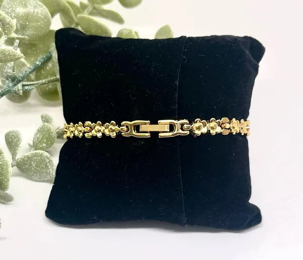 Vintage style gold tone flower detail band - Image 3
