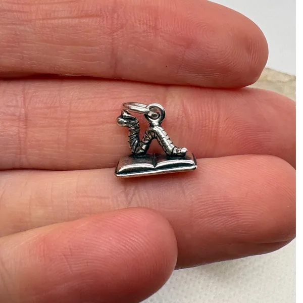 Vintage Shube Dakota West Sterling Silver Bookworm Book Charm 1.89g - Image 6