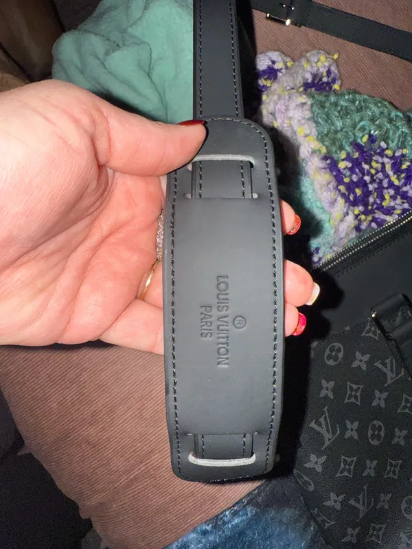 Beautiful never used purse. Black - Image 4