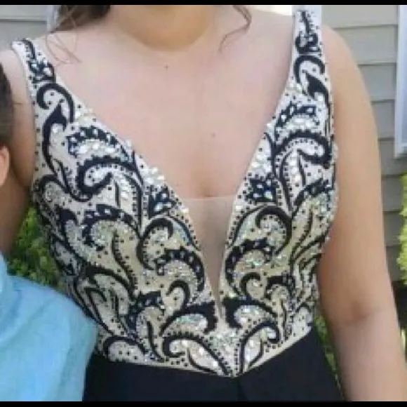 Jovani Black Plunging Embellished Prom Dress - Image 2