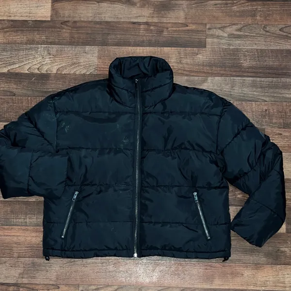 Elegant Black Puffer Jacket for Women cropped adjustable Size XL - Image 5