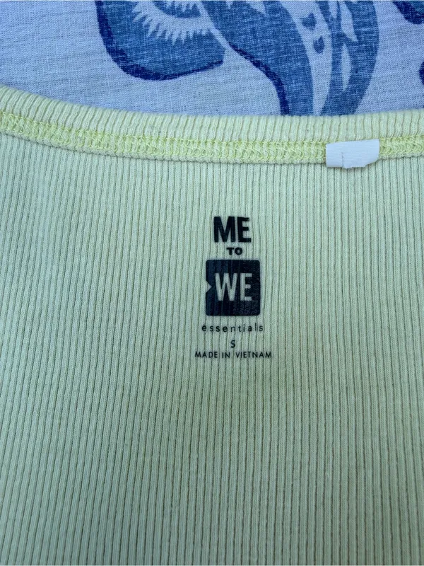 Me to We Pale Yellow Ribbed Henley Crop Top size S Small - Image 5