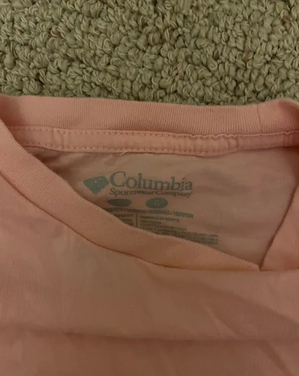 Columbia graphic tee shirt - Image 3