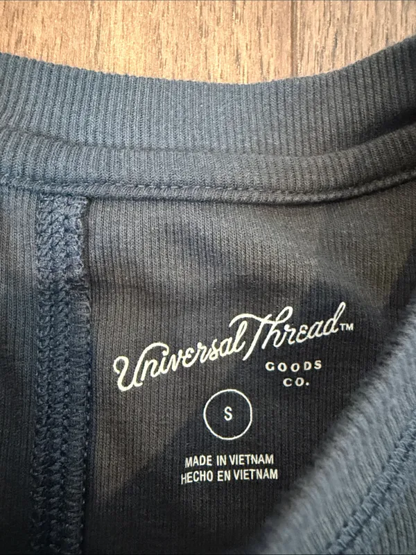 Universal Thread Gray Long-Sleeve Crewneck Tee Size Small - P306 - Image 3