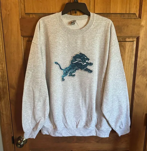 Detroit Lions sweater! NFL Gray Sweatshirt with Blue sequins Lion Logo size XXL - Image 3