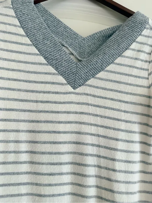 Women’s Cream & Light Blue Striped V-Neck Sweater - Image 2
