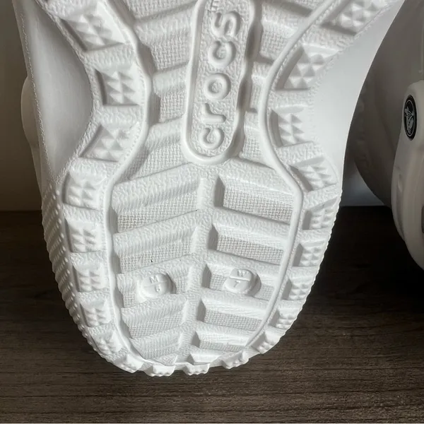Crocs NEW Unisex Classic Lined Neo Puff White Boot Size 7 or 5 #367 - Image 9