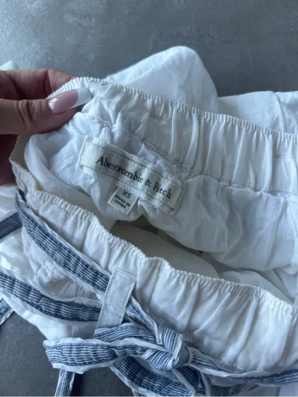 Vintage Abercrombie & Fitch 100% cotton mini skirt with blue tie up detail - XS - Image 6