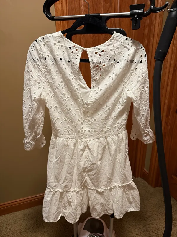 White dress Size 6 - Image 3