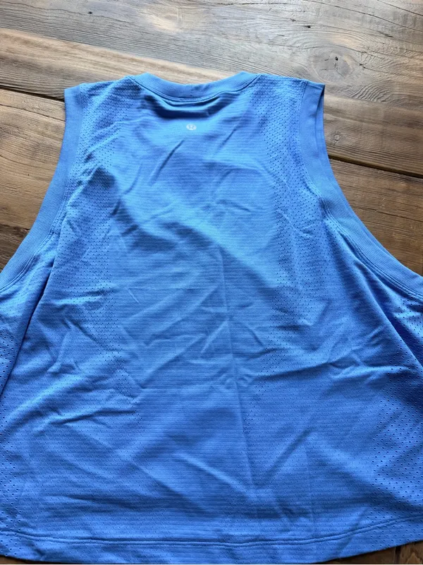 lululemon athletica Perforated Light Blue Cropped Athletic Tank - Image 4