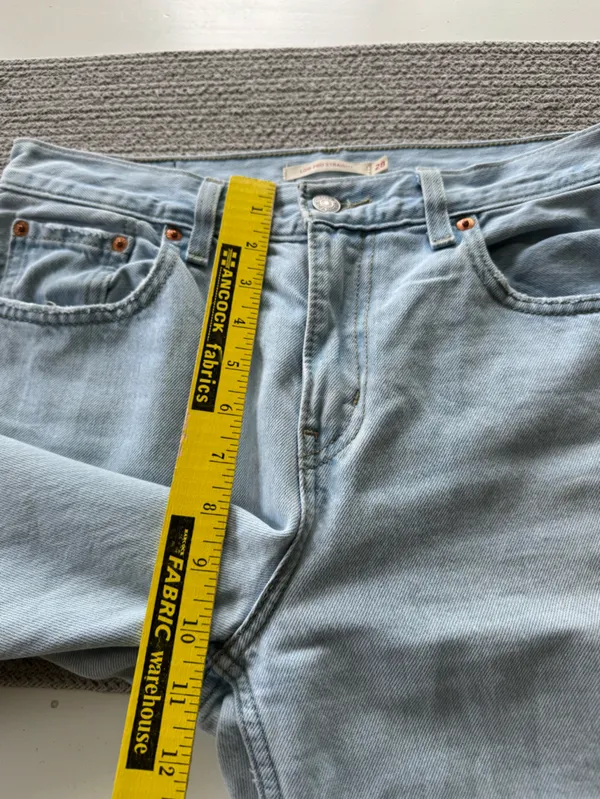 Levi's Low Pro Straight Light Wash Denim Jeans Distressed Knee Rips Size 28 - Image 10