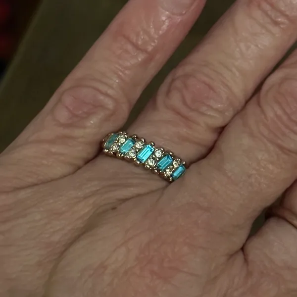 Aquamarine And Simulated Diamonds Ring Gold - Image 3