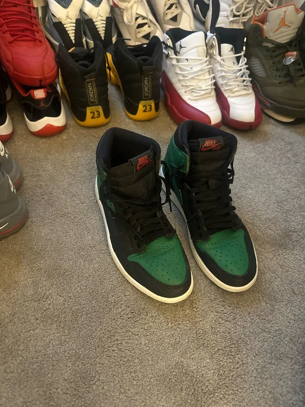 Pine Green Jordan 1  - Image 2