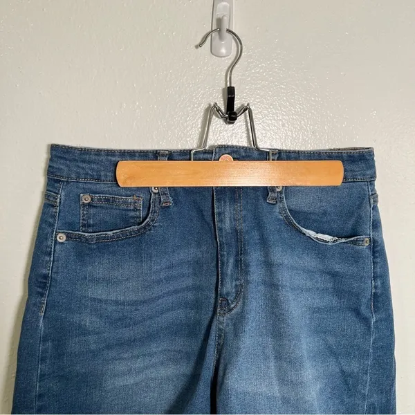 No Boundaries Women's Juniors Size 13 Denim Shorts Medium Wash‎ Cuffed Mid-Rise - Image 2