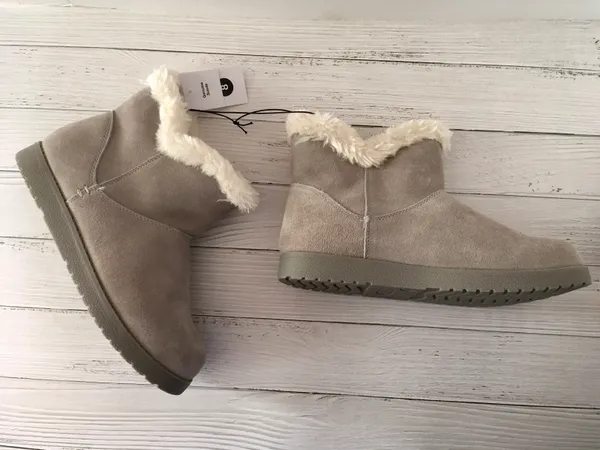 Gray Winter Boots, Size 8 - Image 4