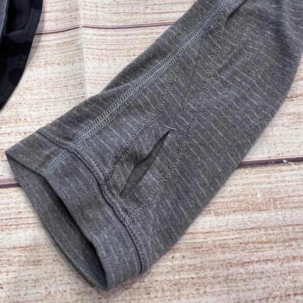 Lululemon Gray Space Dye Long Sleeve Active Top Thumbholes Pleated Back Sz 6 - Image 8