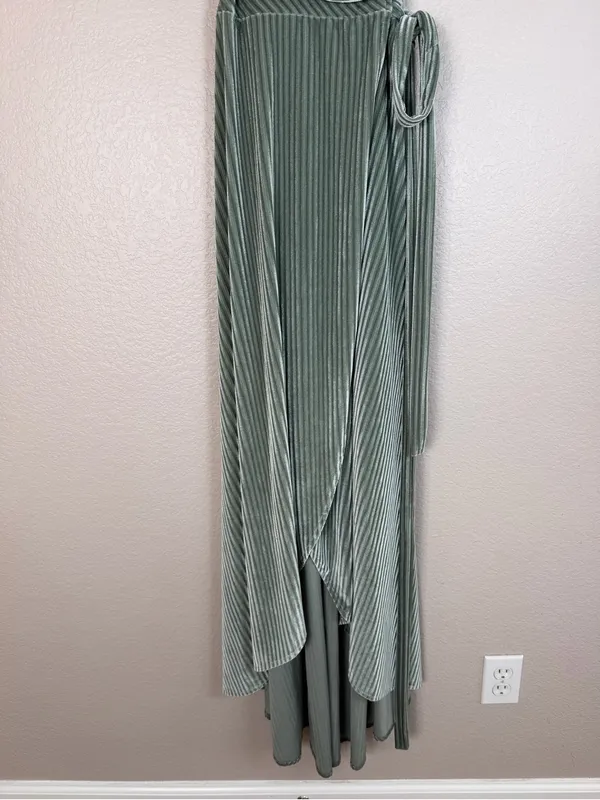 Baltic Born Andi Ribbed Velvet Wrap Maxi Dress size Medium Dusty Sage Green NEW - Image 10