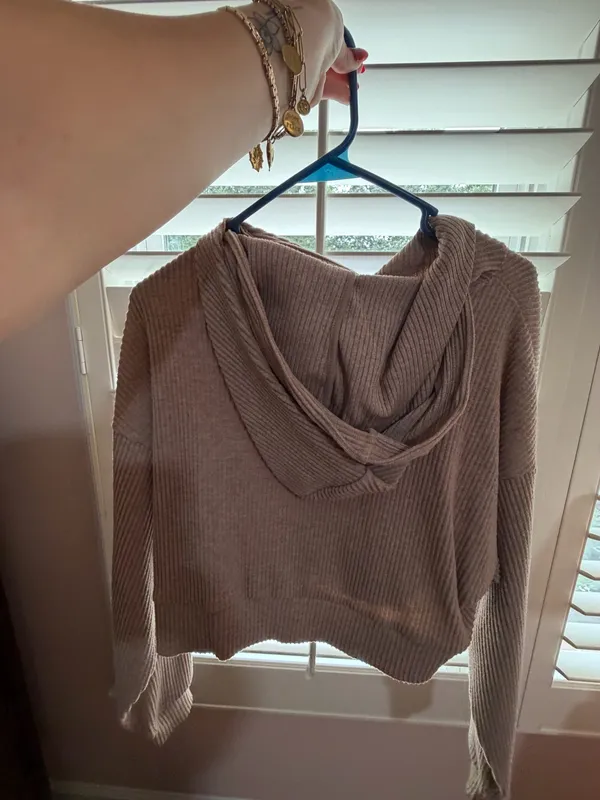 Alo Yoga Tan Cropped Hoodie - Image 2