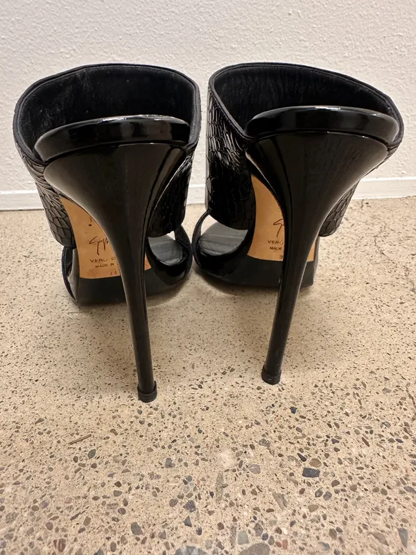 Women’s Giuseppe Zanotti Coline Black Croc Embosssd Heeled Mules Sz 8.5US/39EU - Image 2