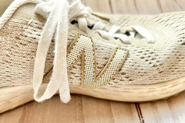 New Balance Fresh Foam Arishi V2 Champagne Gold Running Sneakers Size 8 - Image 4
