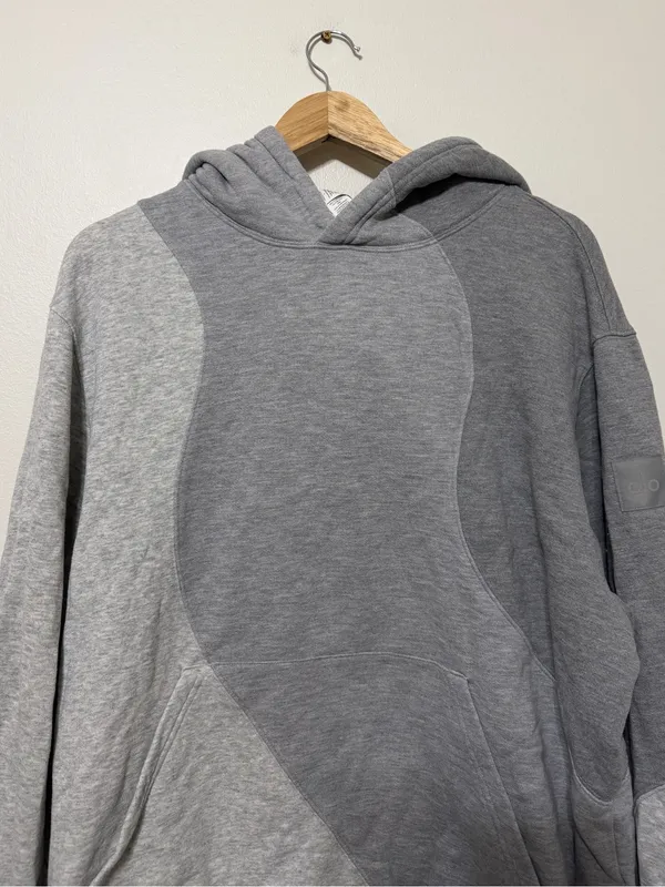 ALO Yoga Make Waves Hoodie in Athletic Heather Grey Tonal Size Medium - Image 3