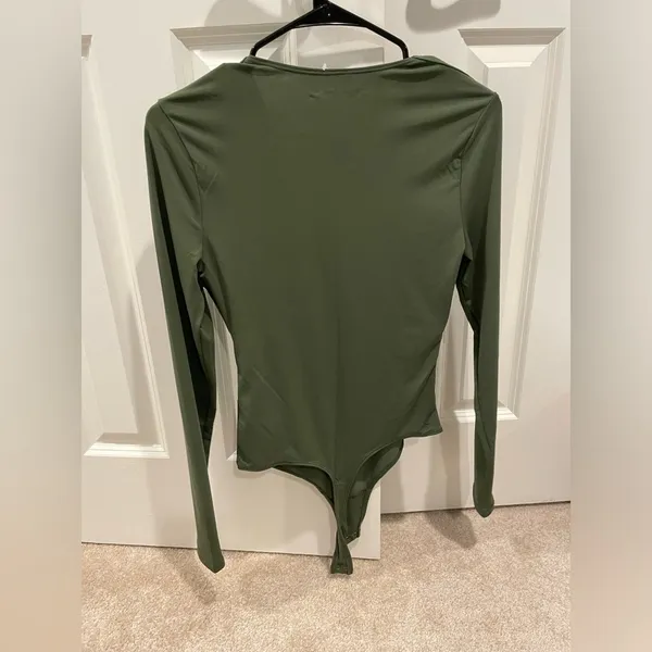 Abercrombie NWT Green Long Sleeve Bodysuit - Image 5