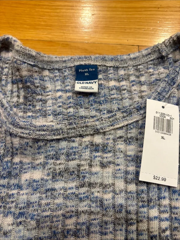 Old Navy Women's Blue Heather Ribbed Crewneck Sweater - Image 3