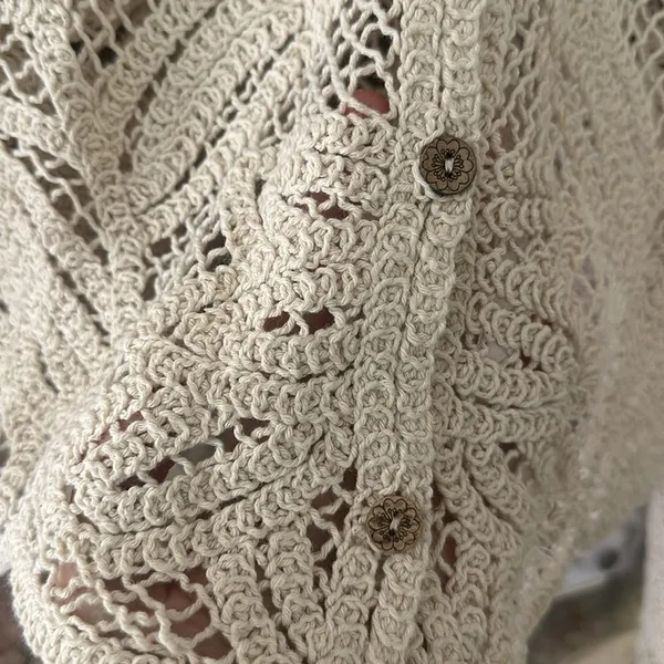 Commense Hollow Button Plisse Cardigan size large Tan - Image 4