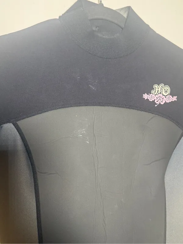 Source Unknown HO Womens size 8 Black & Gray Shorty Wetsuit with Pink Accents - Image 3