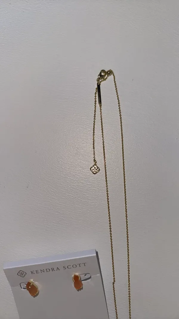 Kendra Scott Necklace and earrings - Image 3