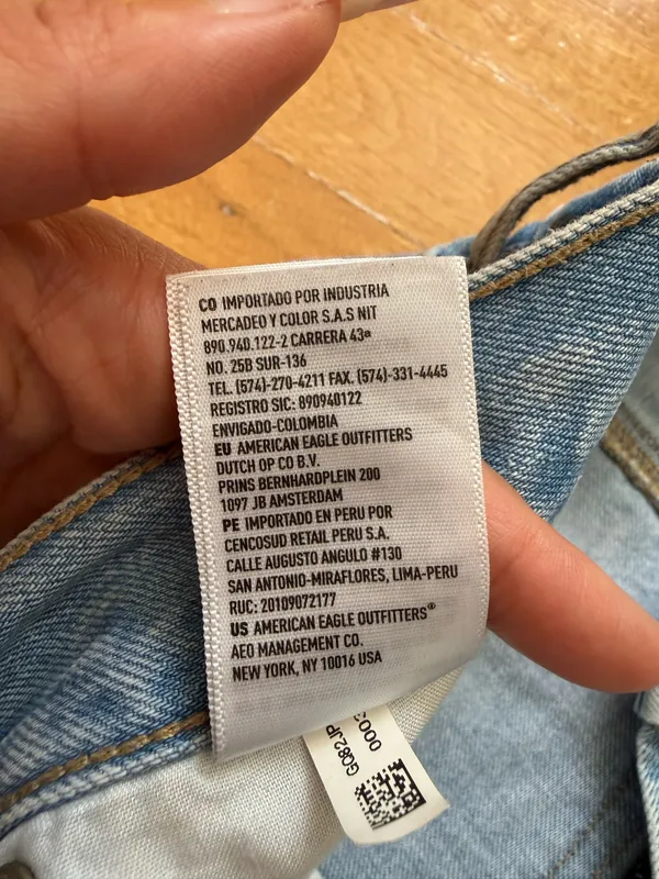 American Eagle Mom Jeans Ripped - Image 6